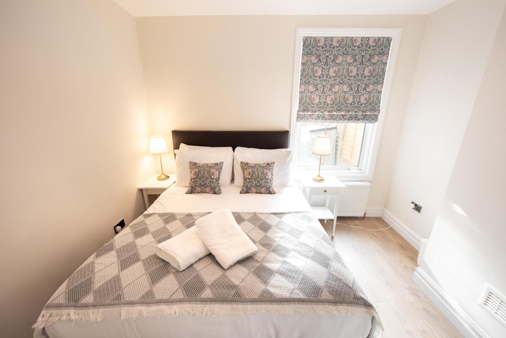 Victorian 2Br Apartment, King Beds, Fast Wifi, Near Shops, Cafes & Transport, E17 Londres Exterior foto